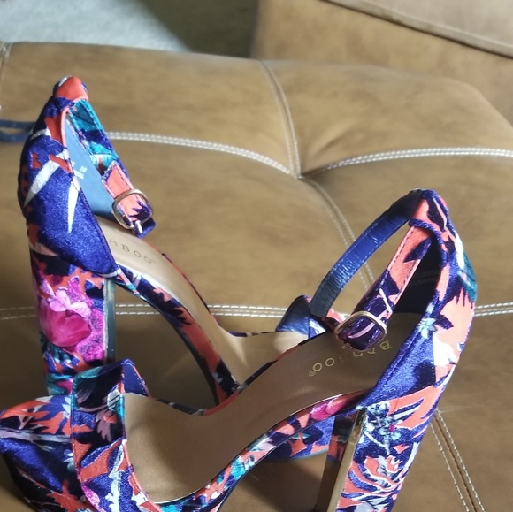 Shoes - Picture 2 of 3